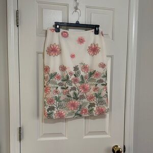 Elegant Floral Embroidered Pencil Skirt - Pink and Green